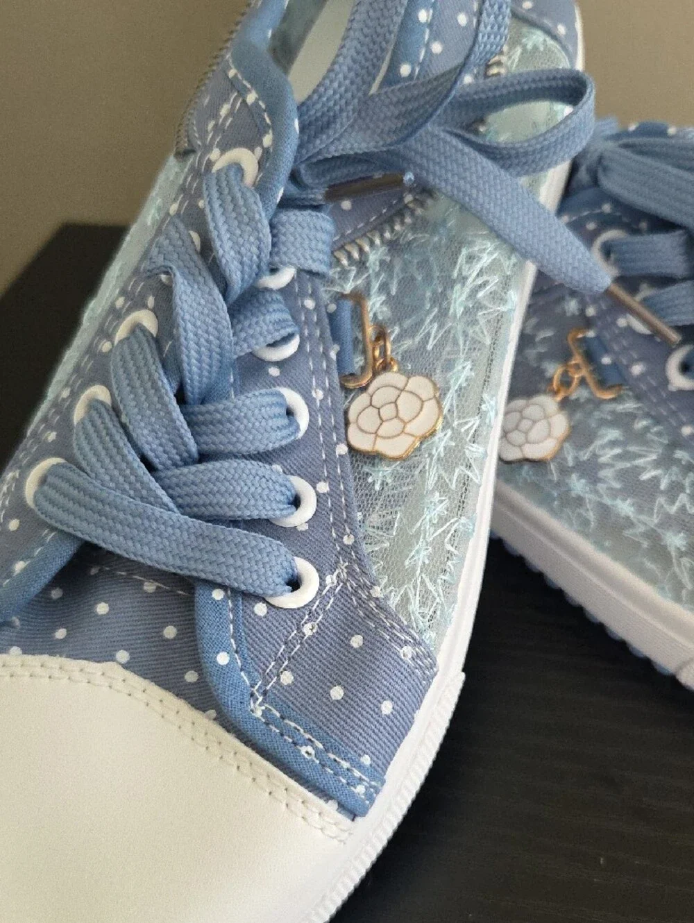 NWOT Womens Fancy Sneakers